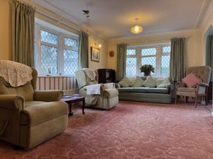 Lounge- click for photo gallery